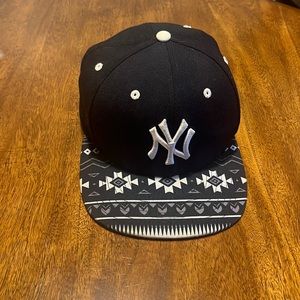 New York Yankees Aztec Pattern Flatbill Snapback